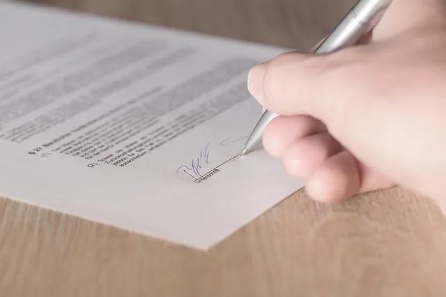 contract, signature, lease, disposal, contract, contract, contract, contract, contract, signature, signature, lease. Hvilke garantier kan udlejer kræve i erhvervslejemål?